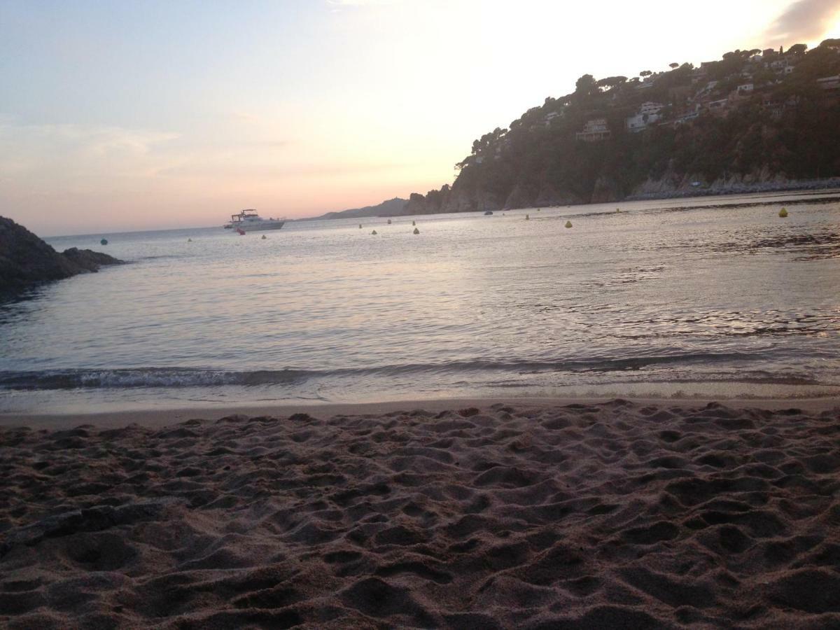 Cala Canyelles Holidays Apartments Льорет-де-Мар Экстерьер фото